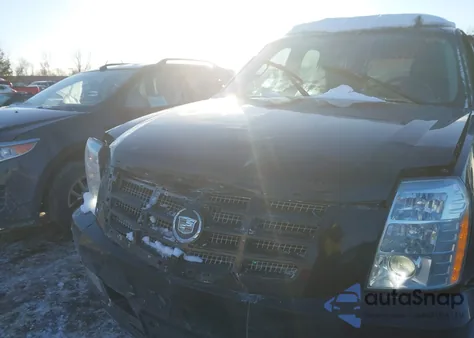 2010 Cadillac Escalade Premium from USA, damaged, VIN 1GYUKCEF1AR258108